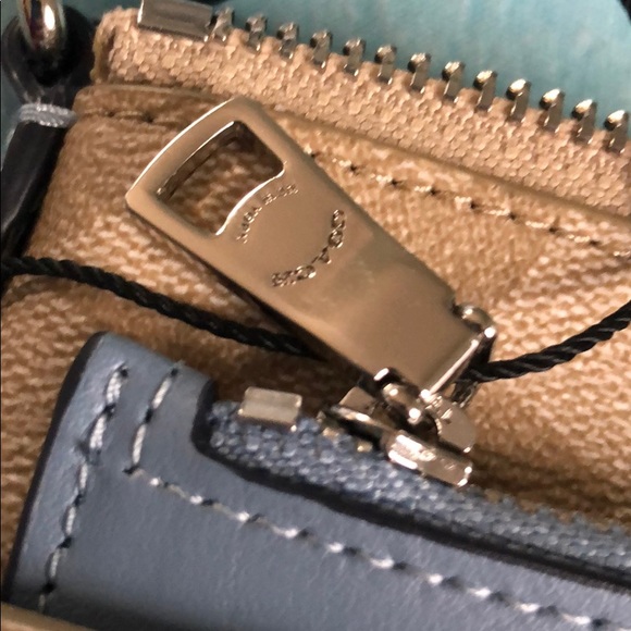 NWT Authentic Coach Signature POP Crossbody - Picture 8 of 8